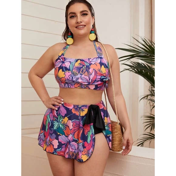 PLUS✅FLORAL PRINT HALTER TOP 2PC SWIMSUIT - Picture 2 of 4